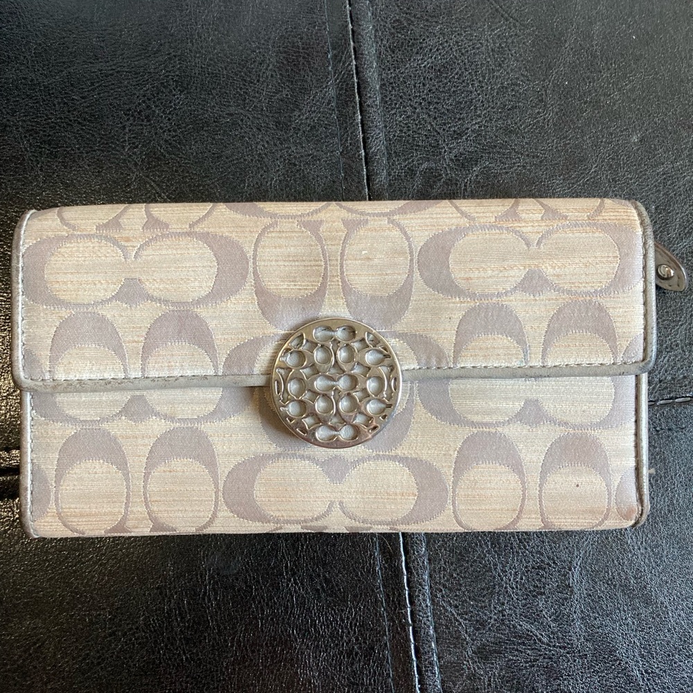 Pre-owned Gray and Pink lined Coach Wallet